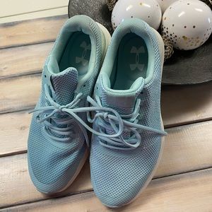 Women’s Under Armor Tennis Shoes 11